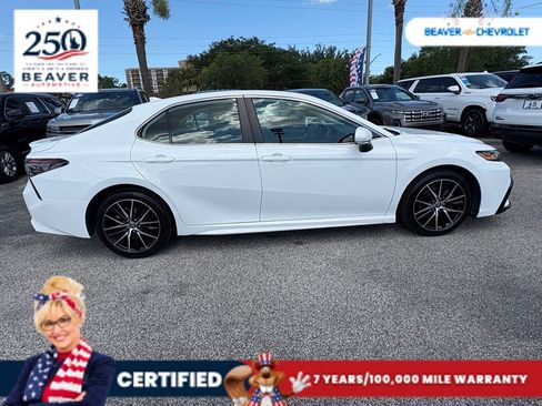 Used 2023 Toyota Camry SE FWD image 8