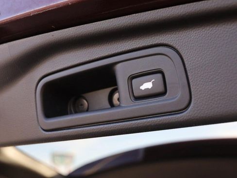 Used 2022 Honda Pilot Touring image 9