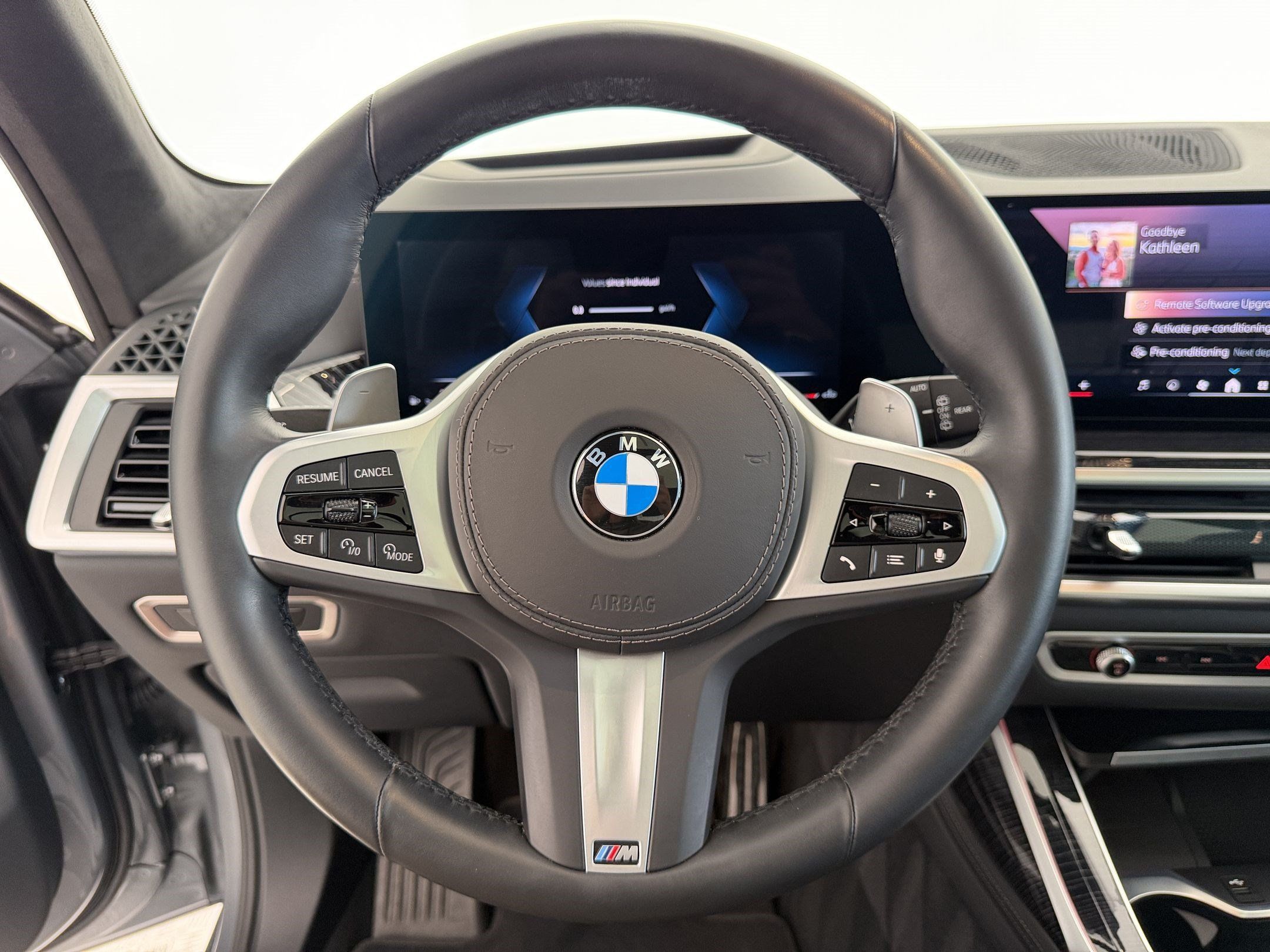 Used 2025 BMW X7 xDrive40i w/ M Sport Package AWD/4WD image 11