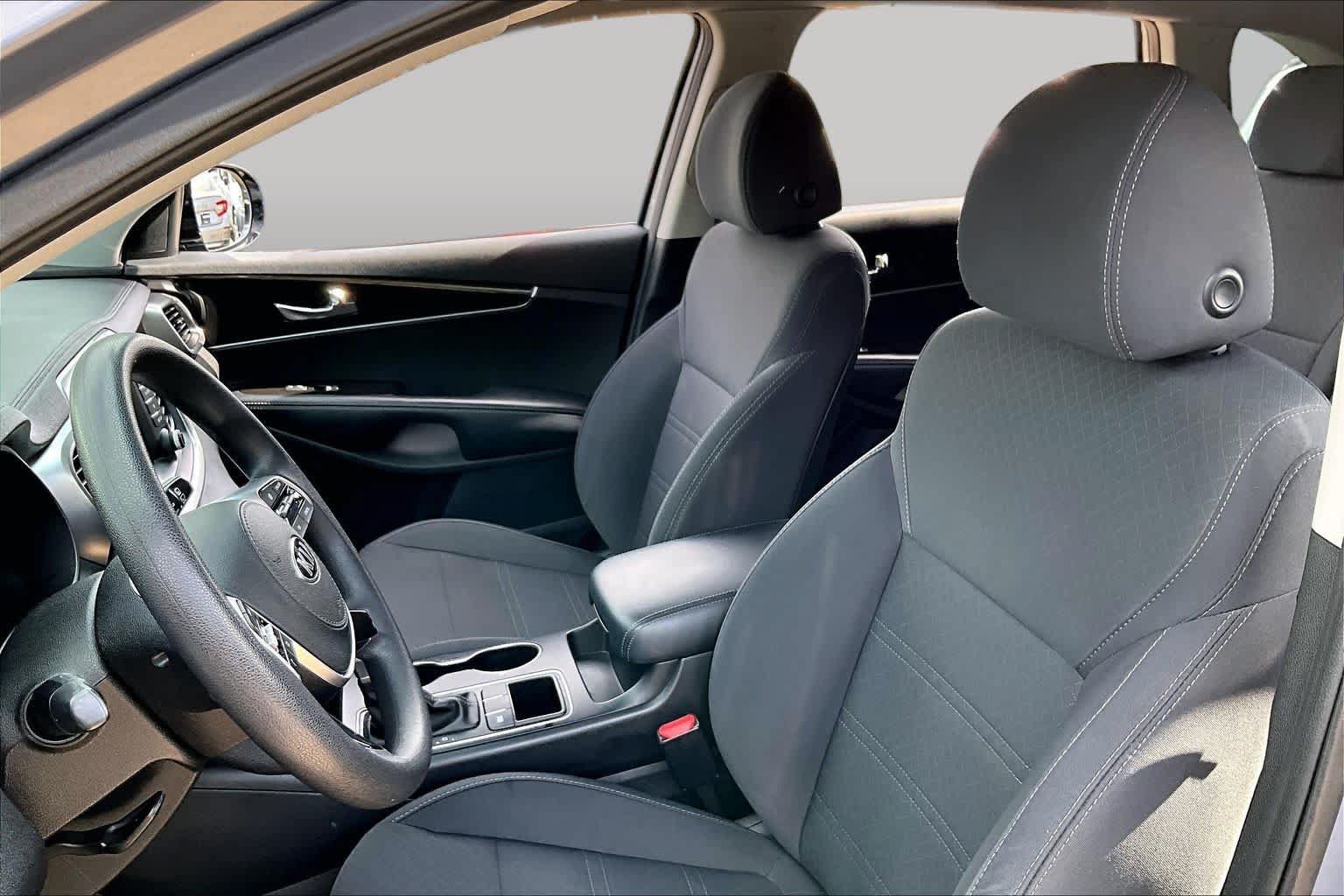 Used 2020 Kia Sorento L FWD image 7