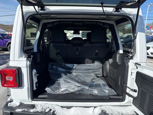New 2026 Jeep Wrangler Unlimited Rubicon 392 image 26
