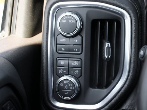 Used 2020 GMC Sierra 3500 Denali w/ Denali Ultimate Package image 21