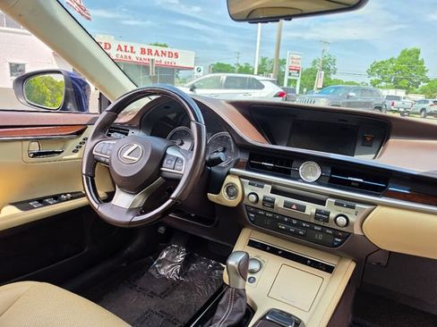 Used 2016 Lexus ES 350 w/ Navigation System Package FWD image 13