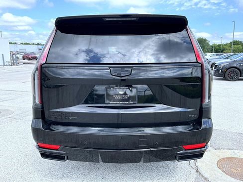 Certified 2024 Cadillac Escalade ESV Sport w/ Touring Package AWD/4WD image 13