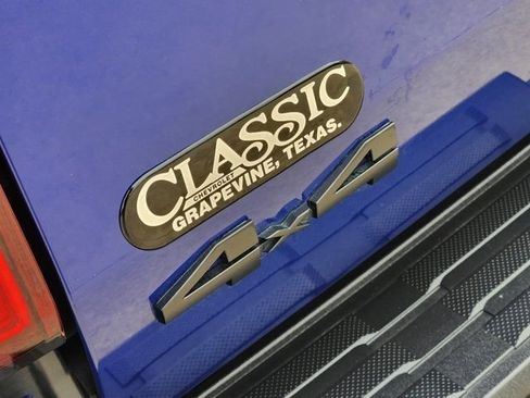 Used 2024 Toyota Tacoma TRD Off-Road image 9