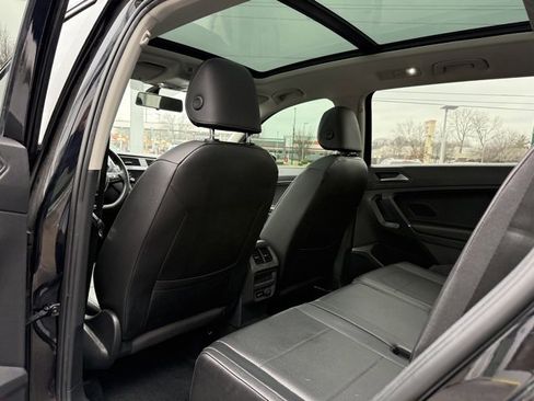 Used 2020 Volkswagen Tiguan SE image 15