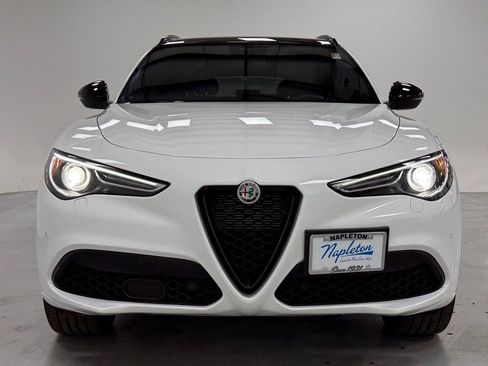 Used 2023 Alfa Romeo Stelvio Veloce image 7