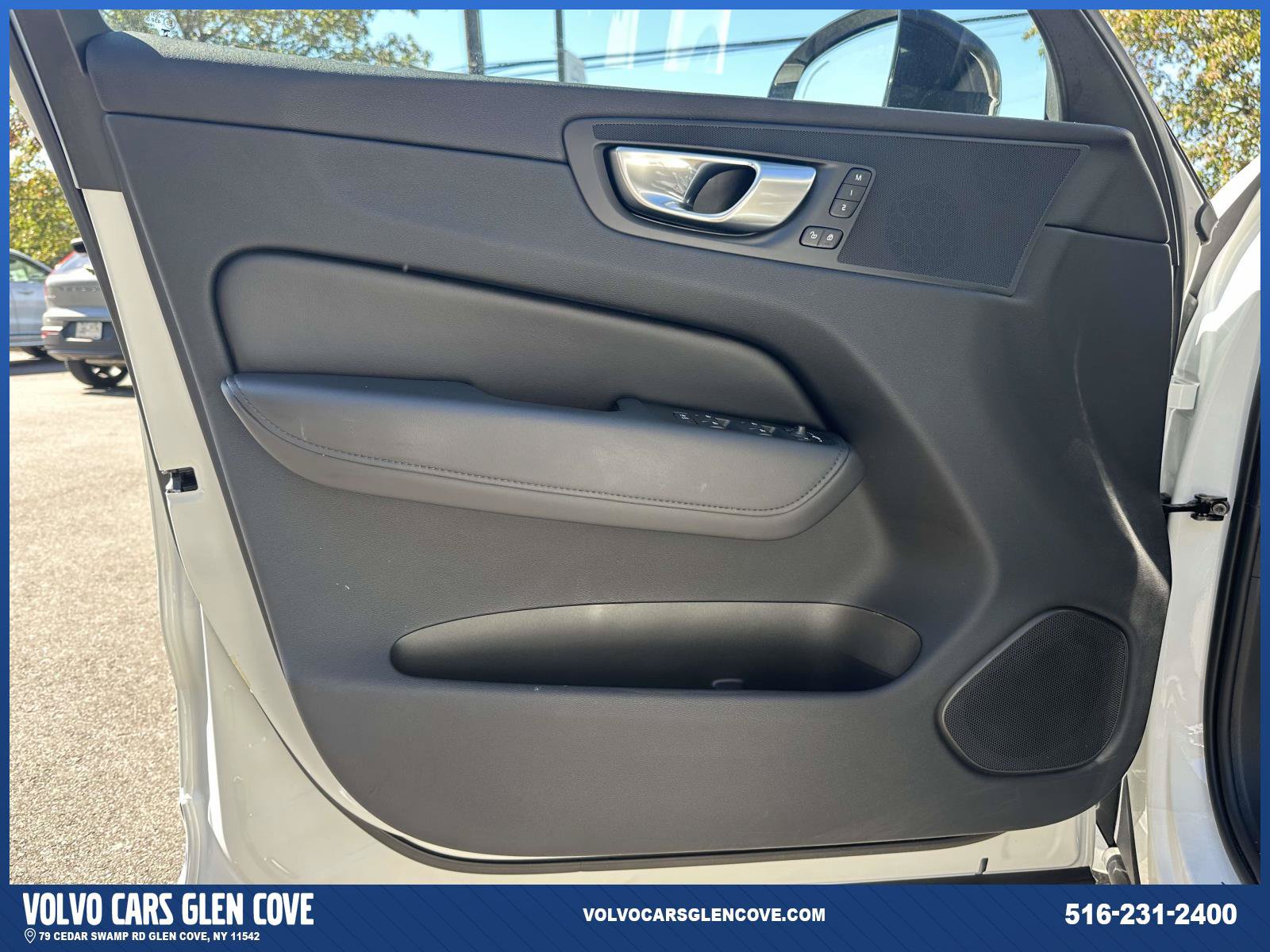 Used 2024 Volvo XC60 B5 Plus w/ Protection Package Premier AWD/4WD image 13