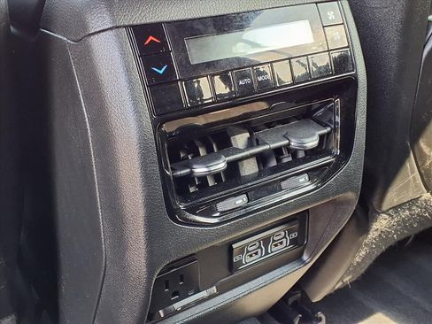 Used 2024 Jeep Grand Cherokee L Altitude image 24