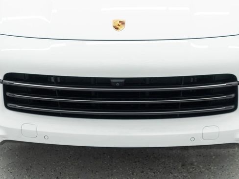 Used 2023 Porsche Cayenne Platinum Edition image 39