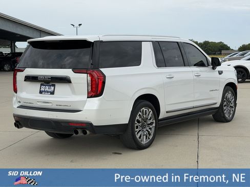 Used 2023 GMC Yukon XL Denali Ultimate AWD/4WD image 4