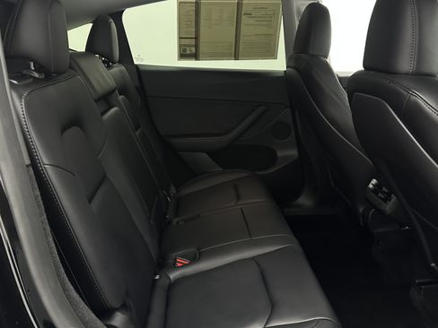 Used 2023 Tesla Model Y Long Range AWD/4WD image 35