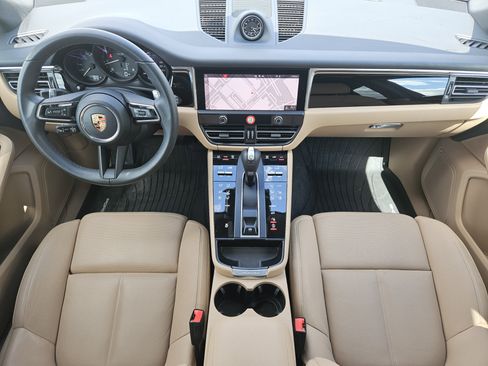 Certified 2025 Porsche Macan image 24