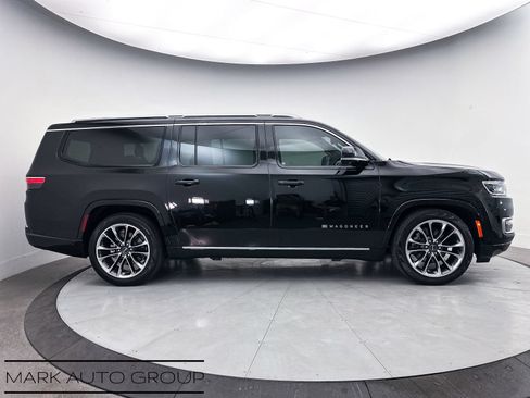 Used 2023 Jeep Wagoneer L Series III w/ Premium Group I AWD/4WD image 41