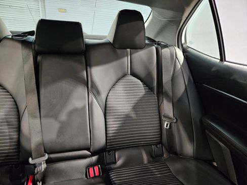 Used 2024 Toyota Camry SE image 14