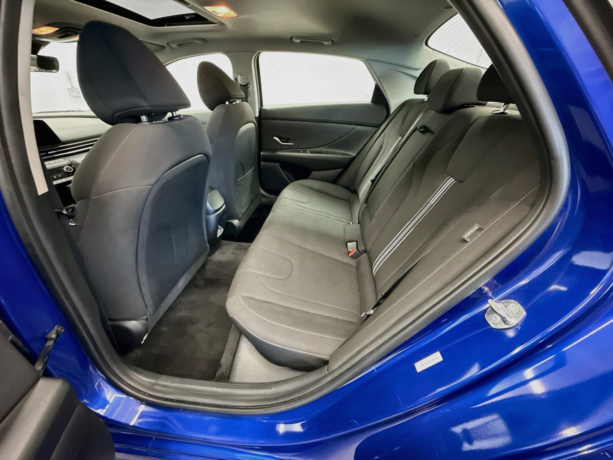 Used 2025 Hyundai Elantra SEL FWD image 27