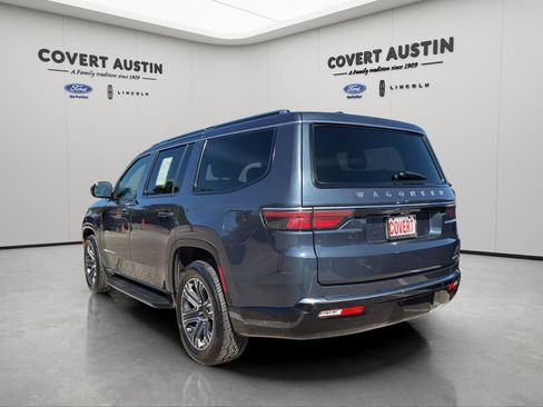 Used 2024 Jeep Wagoneer Series II w/ Flexible Seating Group AWD/4WD image 3