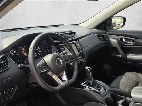 Used 2019 Nissan Rogue SV FWD image 13