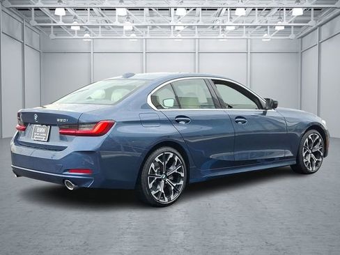 Certified 2025 BMW 330i xDrive Sedan w/ Premium Package image 5