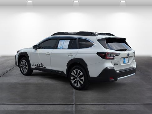 Used 2025 Subaru Outback Limited AWD/4WD image 3