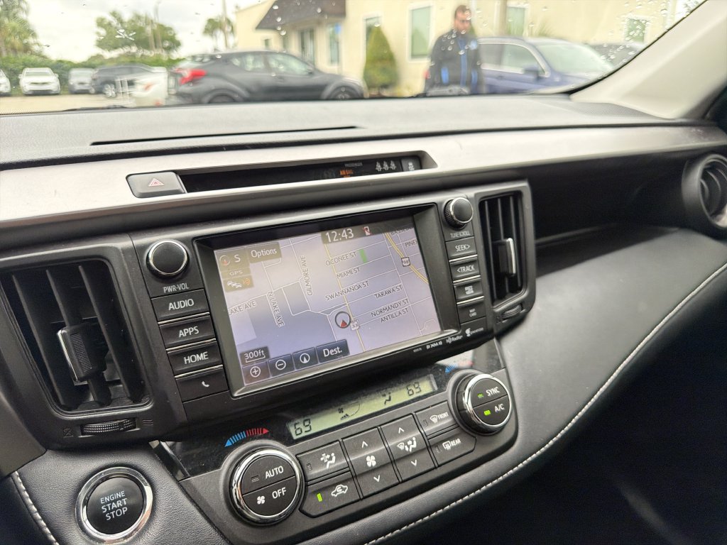 Used 2018 Toyota RAV4 Limited FWD image 25