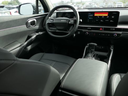 New 2026 Kia Sorento S FWD image 24