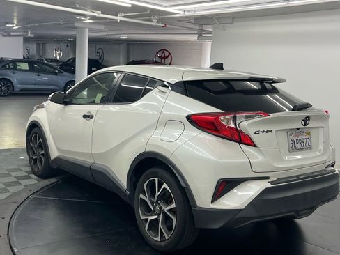 Used 2019 Toyota C-HR XLE image 3