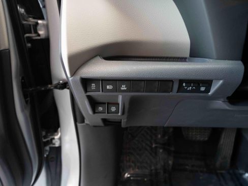 Used 2023 Toyota Sienna XLE w/ XLE Plus Package AWD/4WD image 11