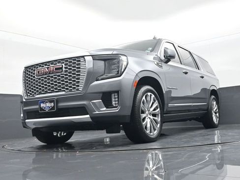 Used 2022 GMC Yukon XL Denali image 19