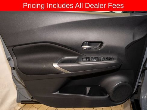 Used 2021 Nissan Kicks SV FWD image 11