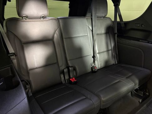 Used 2024 Chevrolet Suburban High Country AWD/4WD image 22