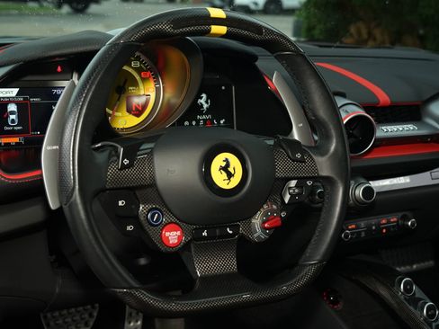 Used 2019 Ferrari 812 Superfast image 21