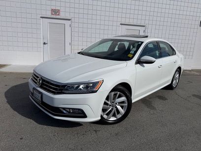 Used 2018 Volkswagen Passat 2.0T SE w/ SE Lighting Package