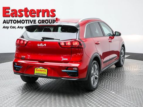 Used 2022 Kia Niro EX w/ Cold Weather Package image 5