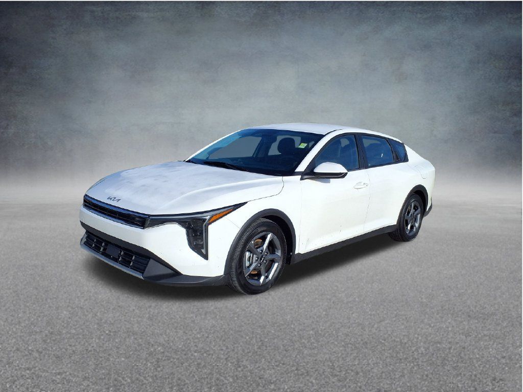 Used 2025 Kia K4 FWD image 3