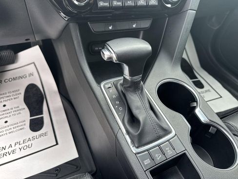 Used 2022 Kia Sportage EX image 16