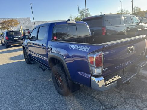 Used 2022 Toyota Tacoma TRD Off-Road image 7