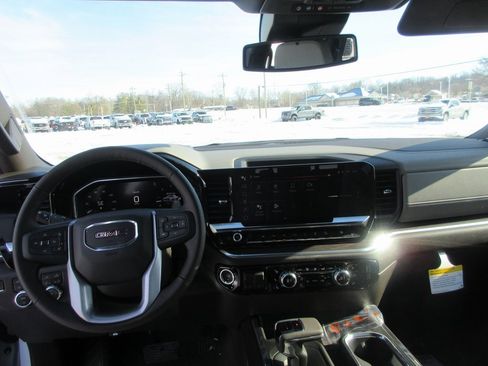 New 2026 GMC Sierra 1500 SLT image 16