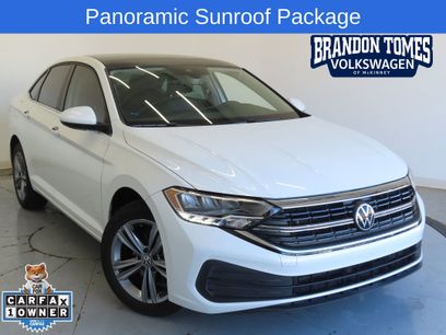 Used 2023 Volkswagen Jetta SE w/ Panoramic Sunroof Package