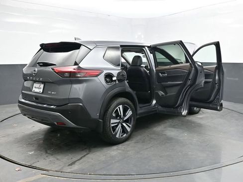 Used 2022 Nissan Rogue SL w/ SL Premium Package image 39