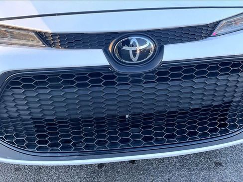 Used 2022 Toyota Corolla LE image 29