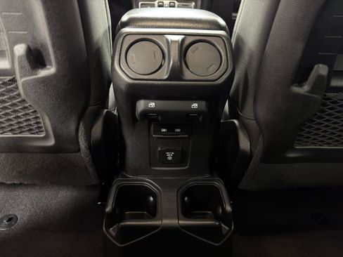 Used 2021 Jeep Gladiator Mojave AWD/4WD image 32
