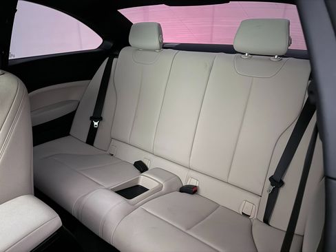 Used 2019 BMW 230i Coupe w/ Premium Package image 21