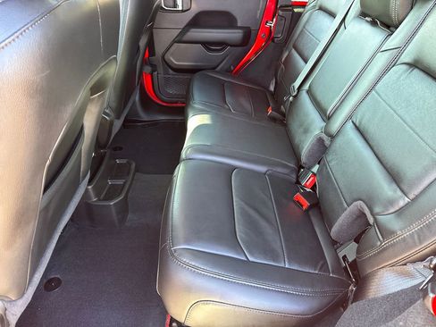 Used 2022 Jeep Wrangler Unlimited Sahara image 20