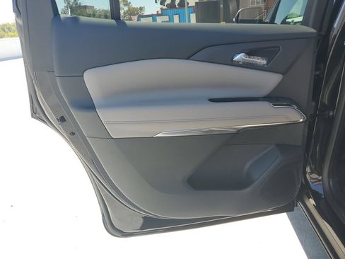 New 2026 Chevrolet Traverse LT w/ Midnight/Sport Edition FWD image 17