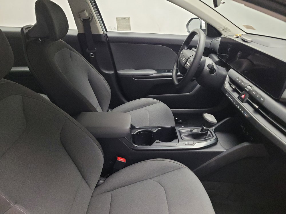Used 2025 Kia K4 FWD image 21