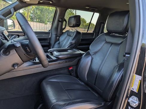 Used 2024 Jeep Wagoneer Series II AWD/4WD image 22