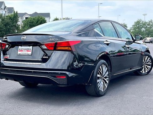 Used 2023 Nissan Altima 2.5 SV AWD/4WD image 12