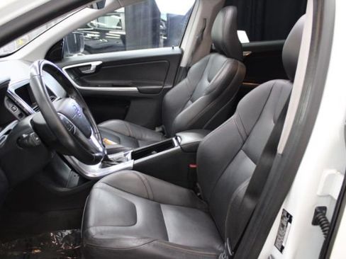 Used 2017 Volvo XC60 T6 Dynamic w/ Preferred Option Package AWD/4WD image 13