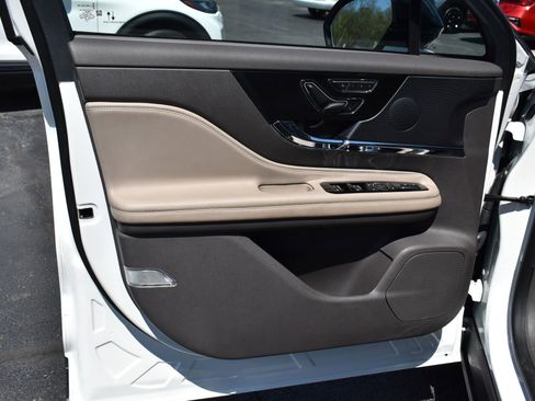 Used 2023 Lincoln Corsair AWD w/ Equipment Group 101A image 12